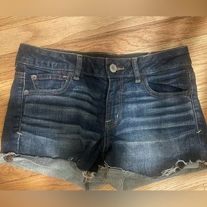 Mid waisted American Eagle denim shorts. Size 8